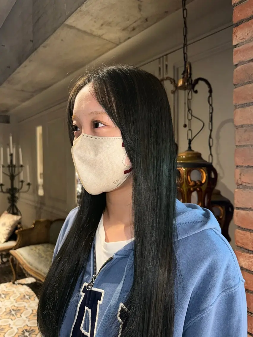 ロング SAYA NEWTONのヘアスタイル