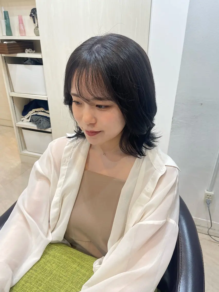 ミディアム カラー ブルーカラー ブルーグレー ブルーグレージュ 透明感カラー グレージュ 🫧arisa🫧 レイヤー/アレンジのヘアスタイル