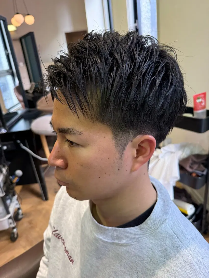 ショート メンズ ツーブロック 刈り上げ 溝口 槙里也のヘアスタイル