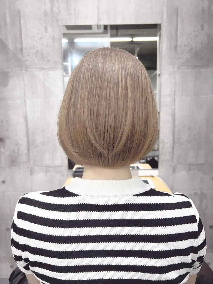 【透明感抜群ラテカラー】　　　　　　　　　　　　ケアブリーチ＋ケアカラー　ロング料金¥0追加メニュー🆗の写真