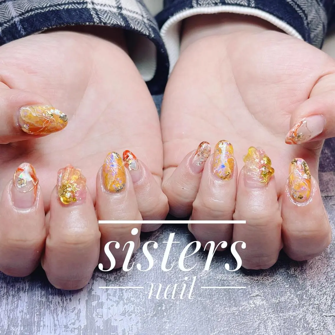 ネイル アートネイル キラキラネイル ニュアンスネイル オレンジ 夏ネイル ハンドネイル ハンドケア sisters nail.fのネイルデザイン