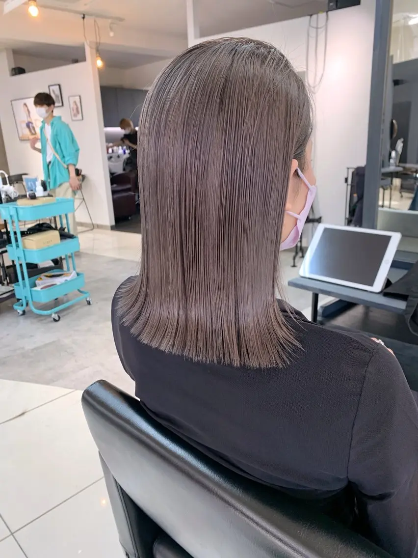 ショート カラー ヘアアレンジ ボブ/透明感ベージュ 🫧クルミ🌟のヘアスタイル