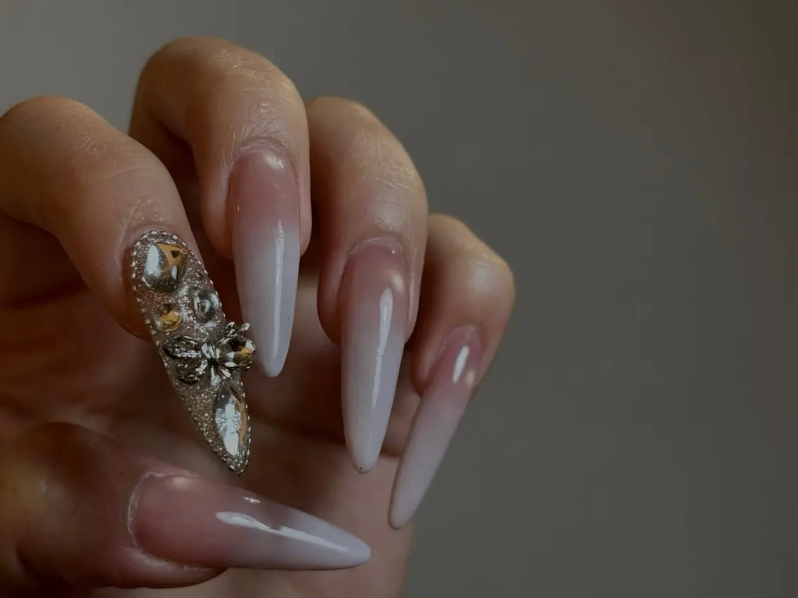 ネイル グラデーション キラキラネイル D.d nail Rina🌺🖤のネイルデザイン