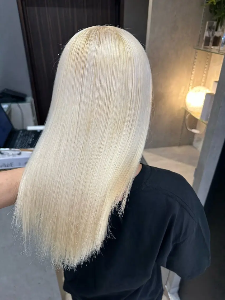 ミディアム カラー ブリーチ ボルドーカラー カシス ピンクカラー 髪質改善 ヘアカラー 天神暖色カラー レイヤー・髪質改善のヘアスタイル