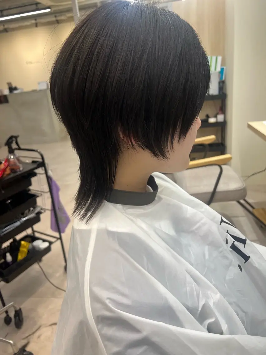 メンズ メンズブリーチ メンズハイライト メンズインナーカラー メンズウルフカット ウルフカット メンズ レイヤー ウルフ 弓木啓輔のヘアスタイル