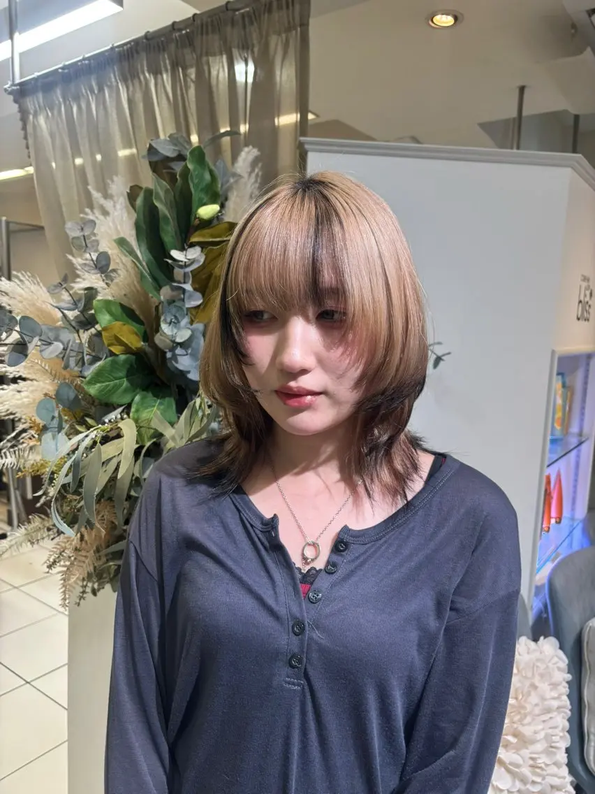 ミディアム レイヤーカット ウルフカット カット ヘアカラー ゆるふわパーマ🫧透 明感カラー/清水杏乃のヘアスタイル