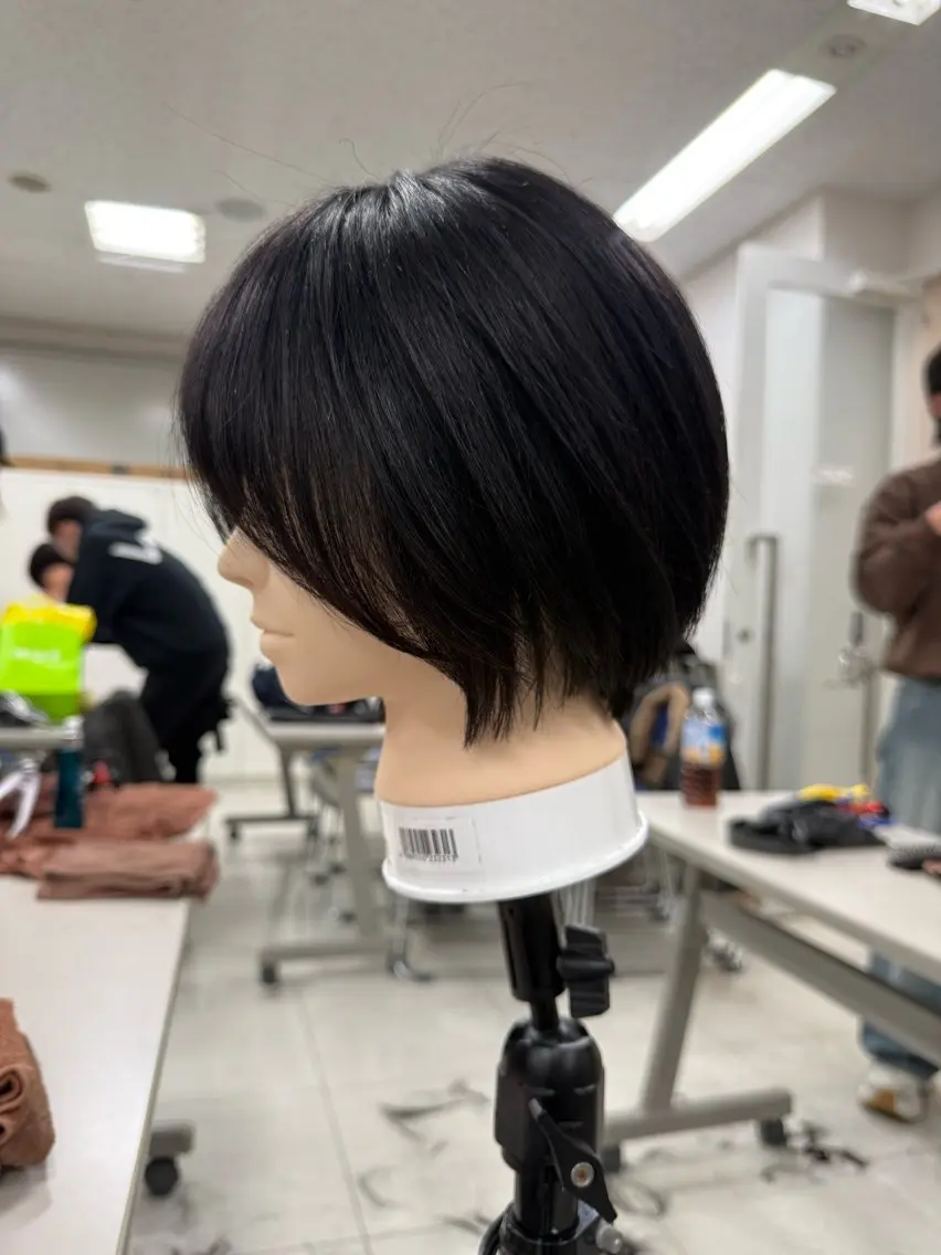 ショート ネギシ アイナのヘアスタイル