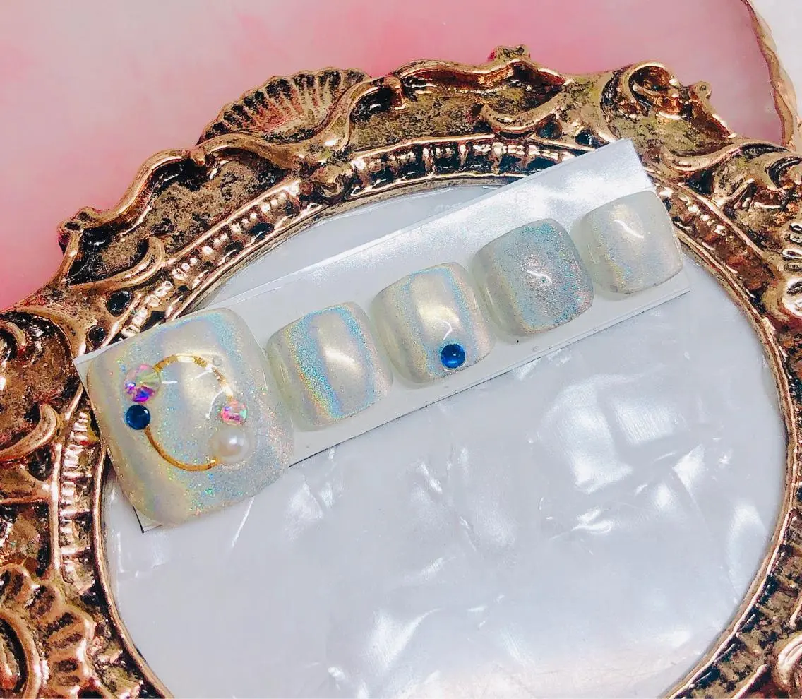 ネイル フットネイル フットネイル CROWN プライベートサロンのネイルデザイン