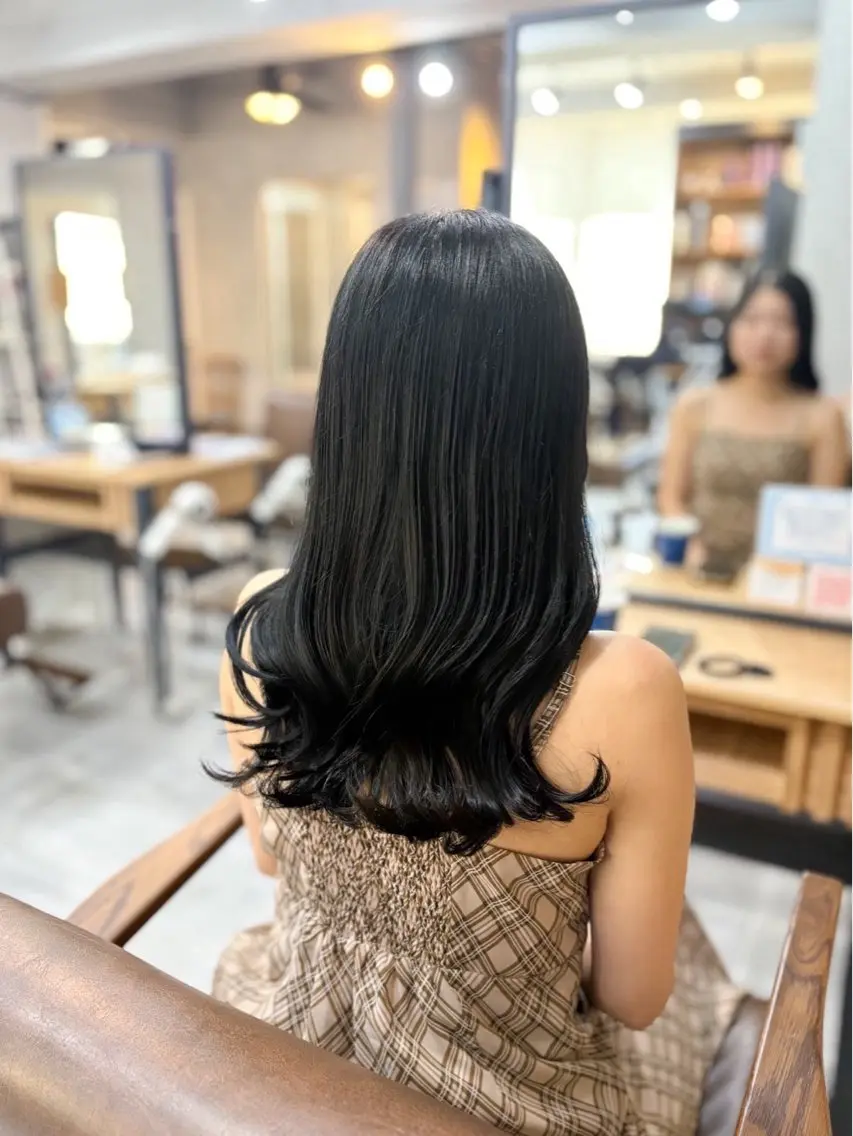 セミロング カラー ヘアカラー SHIAN立川 マホのヘアスタイル