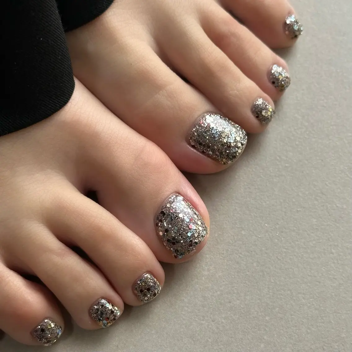 【フットネイル】ラメワンカラー👣✨（オフあり）の写真