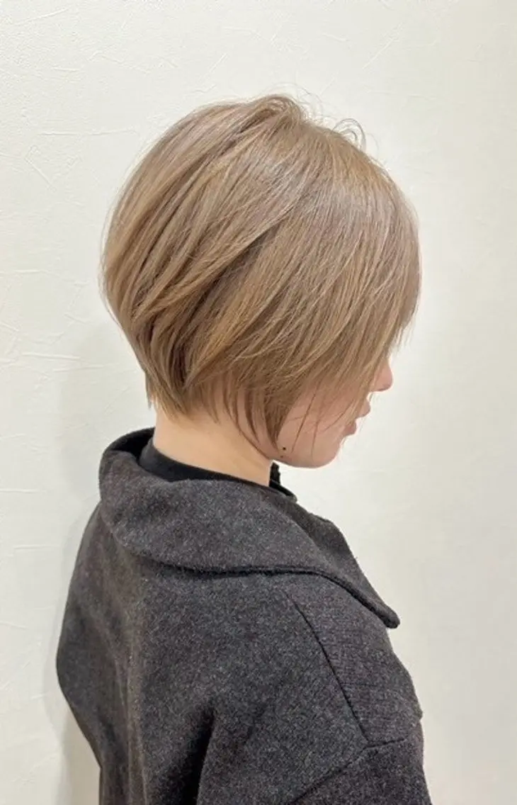 ショート カラー ヘアカラー 高橋 優実のヘアスタイル