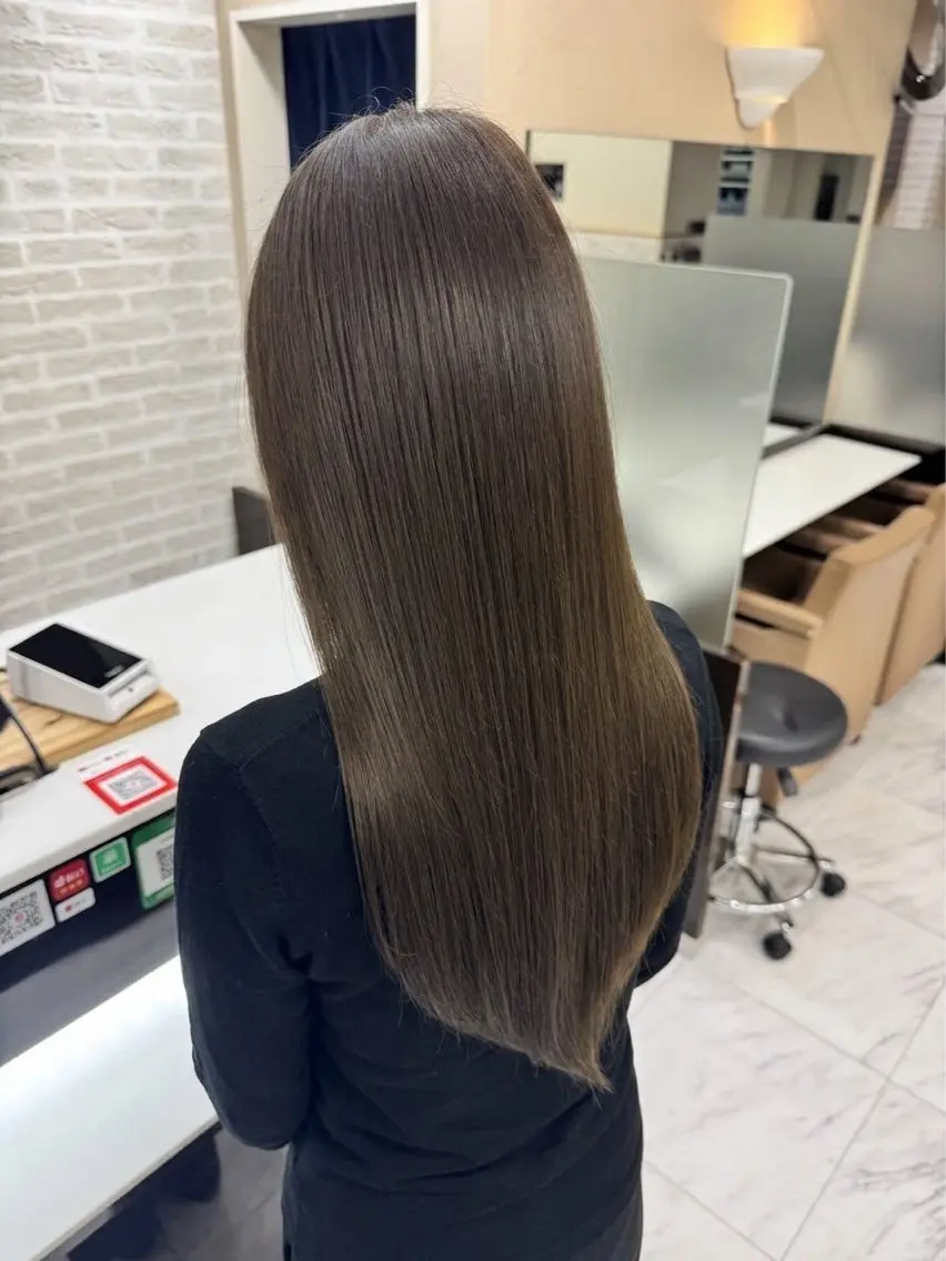 ロング カラー ベージュカラー オリーブベージュ ヘアカラー トリートメント 渡部 子龍のヘアスタイル