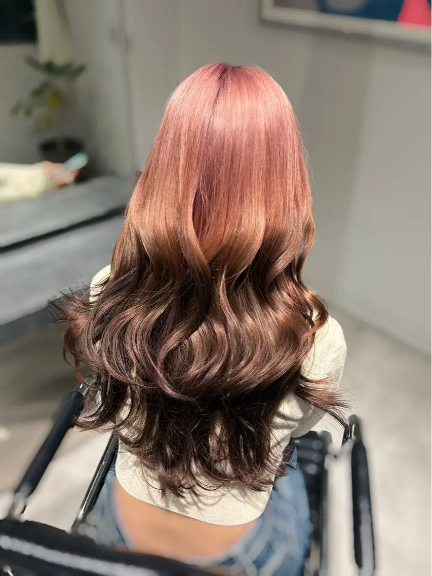 ロング カラー ベージュカラー ブリーチ ブラウンカラー ダブルカラー ピンクカラー ヘアカラー トリートメント ゆな🎀ハイトーン /レイヤーのヘアスタイル