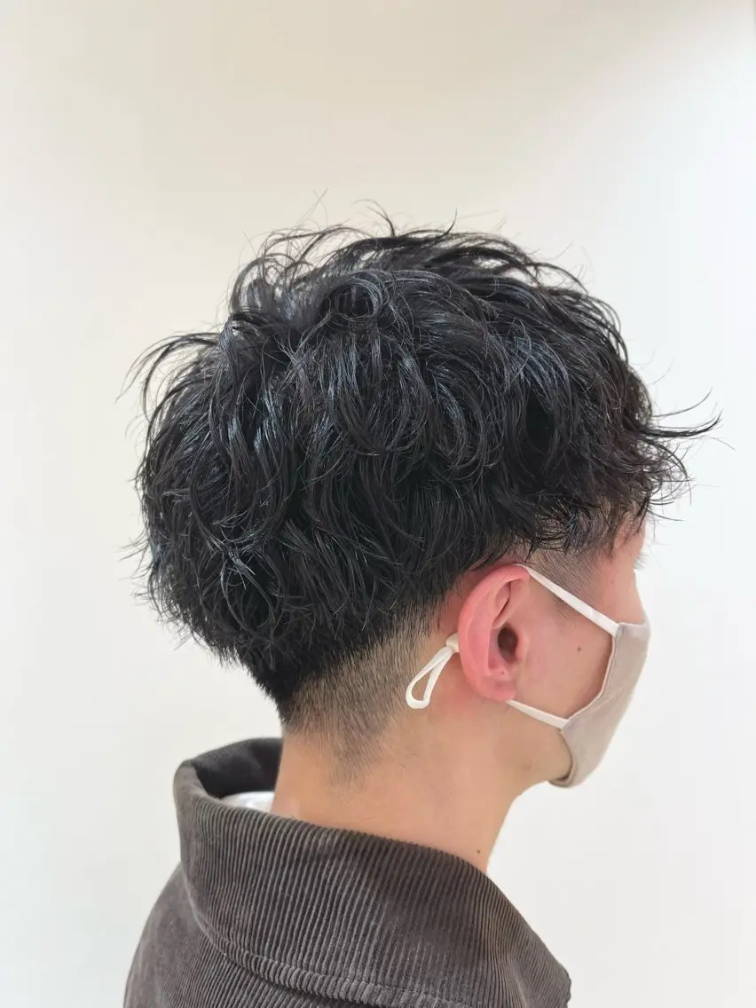 ショート パーマ メンズ ツーブロック 刈り上げ 吉澤 杏美のヘアスタイル
