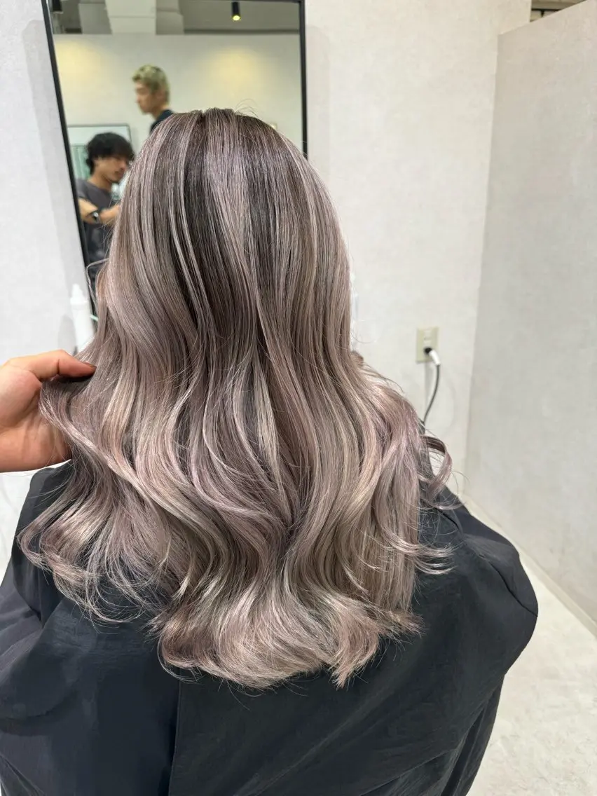 セミロング ヘアカラー トリートメント Merly Osakaのヘアスタイル