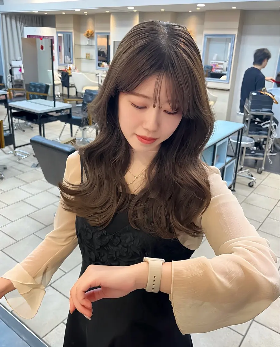 セミロング カラー グレージュ オレンジ レイヤーカット カット ヘアカラー トリートメント 韓国ヘア/レイヤー カット SAKURAのヘアスタイル