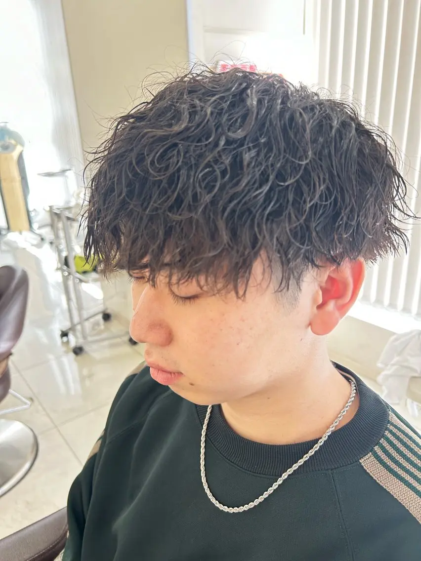 メンズカット＋シャンプー＋波巻きパーマの写真