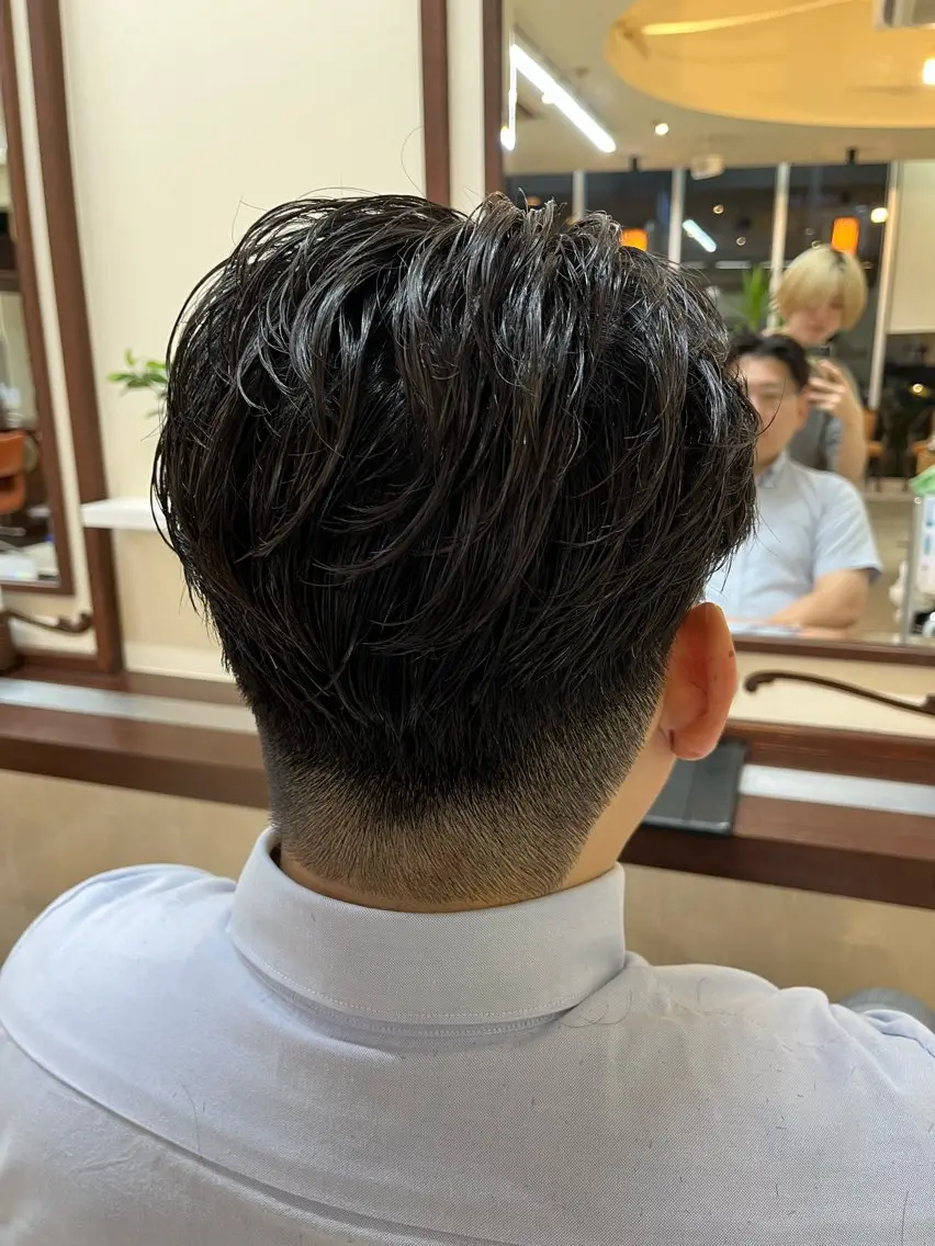 ショート パーマ メンズ センターパート メンズパーマ ニュアンスパーマ 🧊メンズ特化🧊 高木航希のヘアスタイル