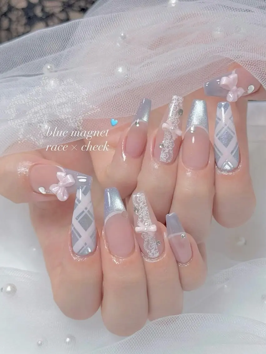 ネイル キラキラネイル 韓国ネイル ロングネイル ワンホンネイル ハンドネイル Josie nail salonのネイルデザイン