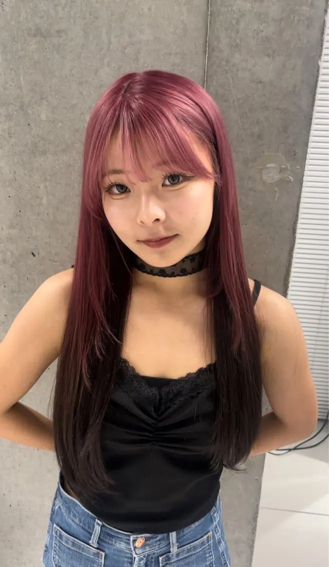 ロング カラー デザインカラー ロング yuzuna ハイトーン 天神のヘアスタイル