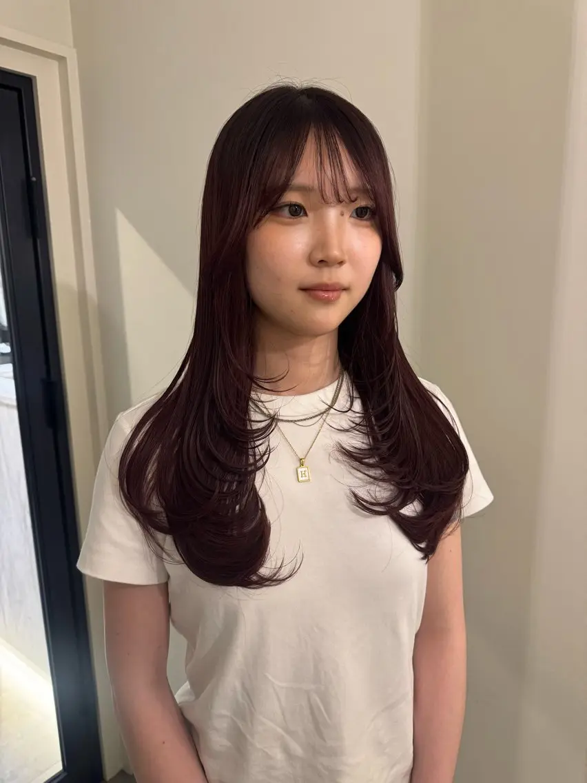 ロング カラー レッドカラー カット ヘアカラー 内沼 恵留菜のヘアスタイル