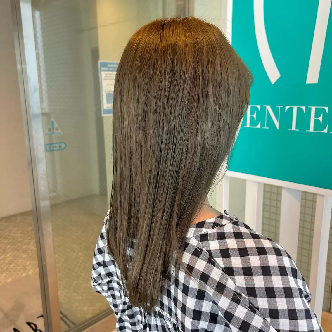 カラー ベージュカラー ミルクティーベージュ ヘアカラー トリートメント stylist 🐶内藤 成香のヘアスタイル