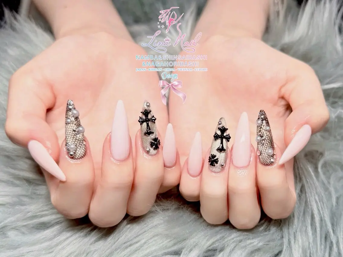 セミロング ハンドネイル Linanail Nambaのマツエク・マツパデザイン