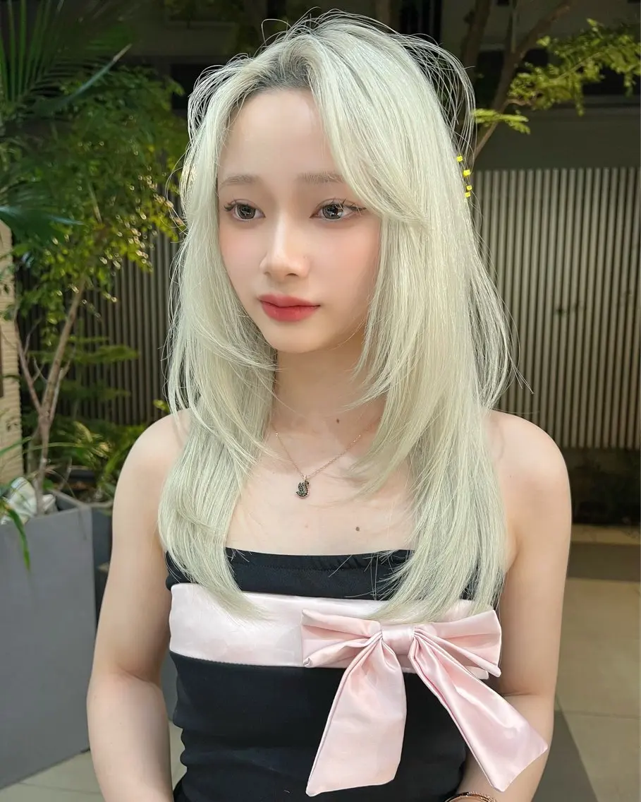 ロング カラー カット ヘアカラー トリートメント 抜きっぱなしブロンド /ハイトーン/カナタのヘアスタイル