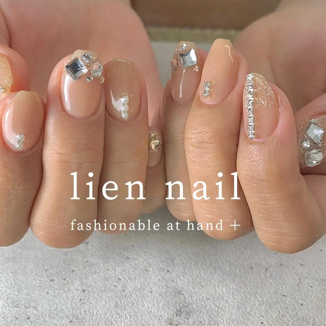 ミディアム ハンドネイル ハンドケア Queen nailのネイルデザイン