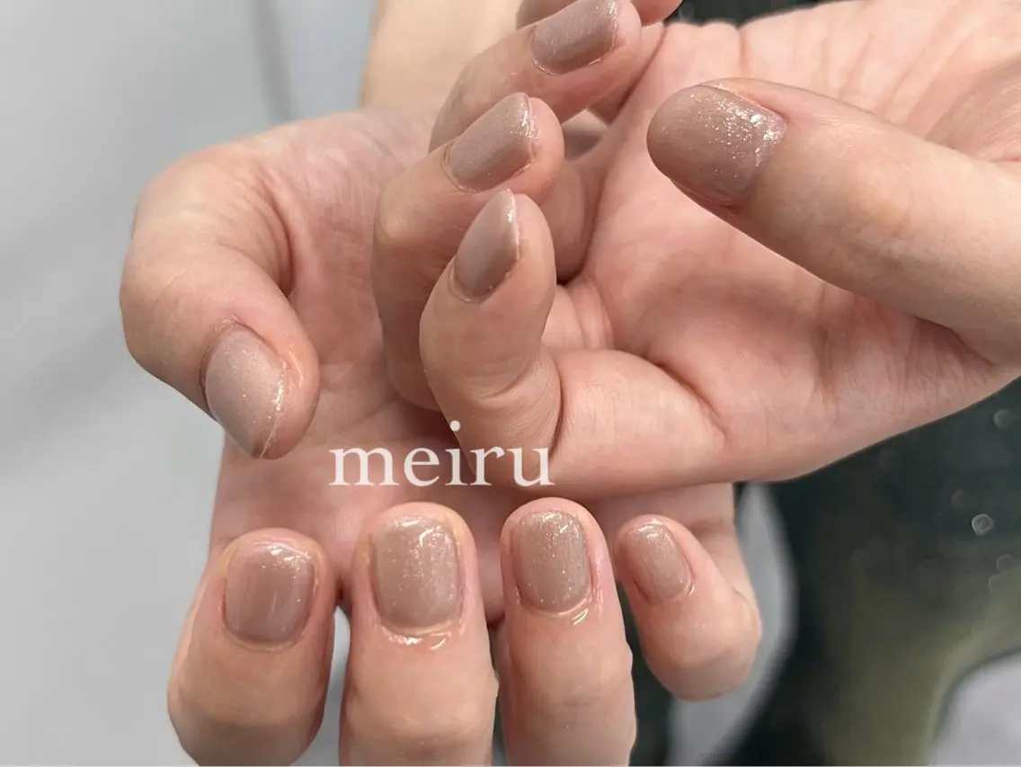 ネイル ラメ(グリッター) ワンカラーネイル シンプルネイル 🤍meiru 🤍ネイリストのネイルデザイン