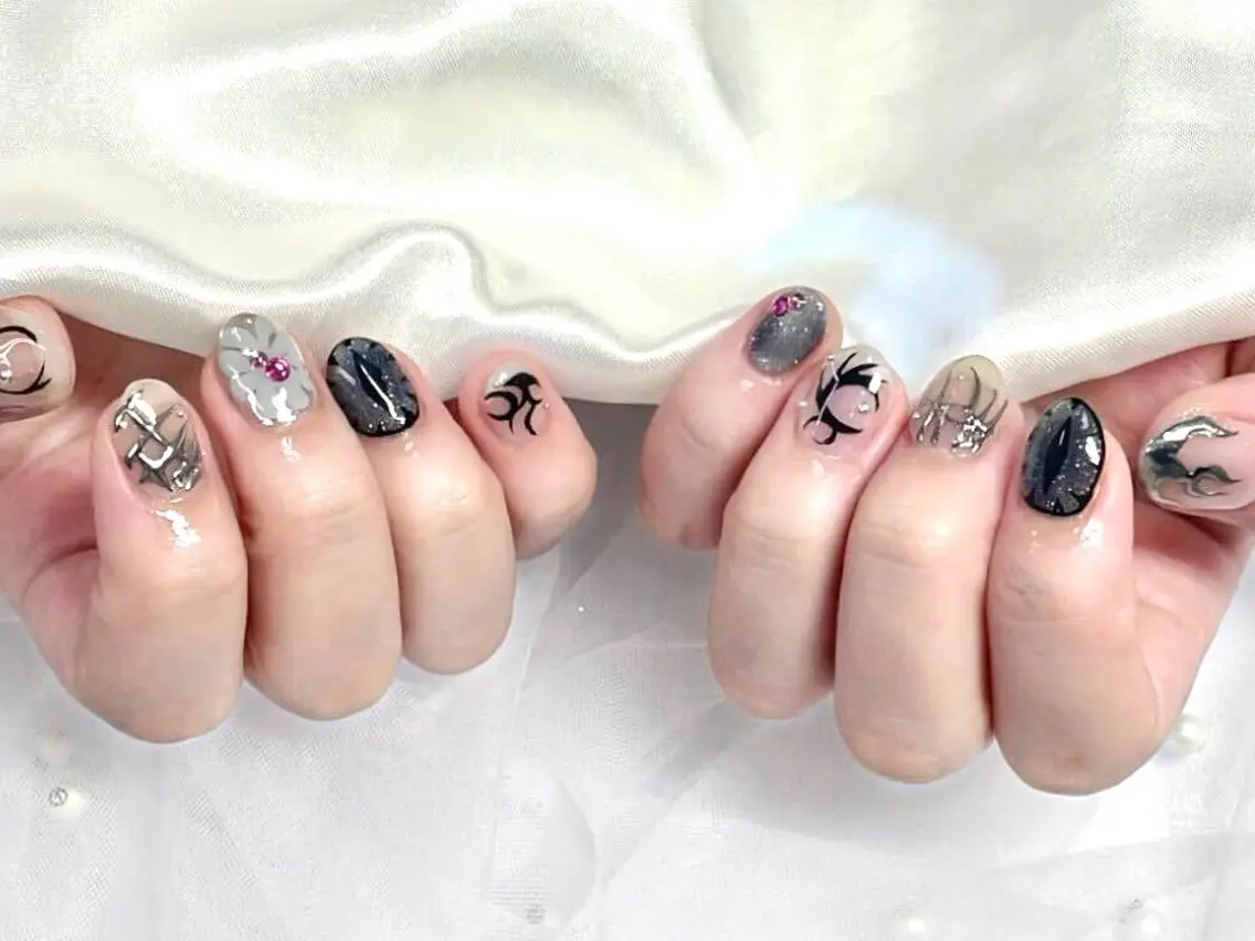 ネイル アートネイル ジェルネイル マグネットネイル 持ち込み パラジェル Nail Neige🐈🌙のネイルデザイン