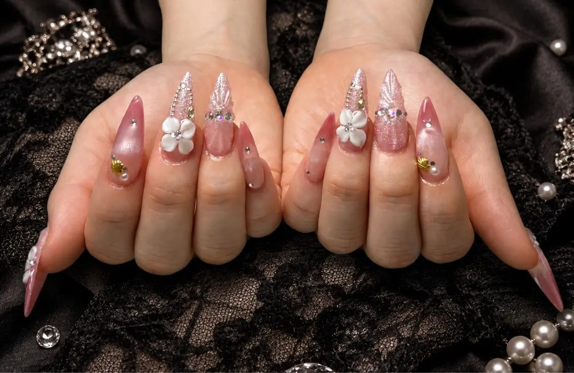 ネイル フレンチネイル ジェルネイル 韓国ネイル マグネットネイル 持ち込み ハンドネイル Royal Nailのネイルデザイン