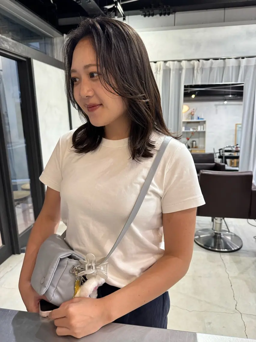 ミディアム 薮 夏帆のヘアスタイル