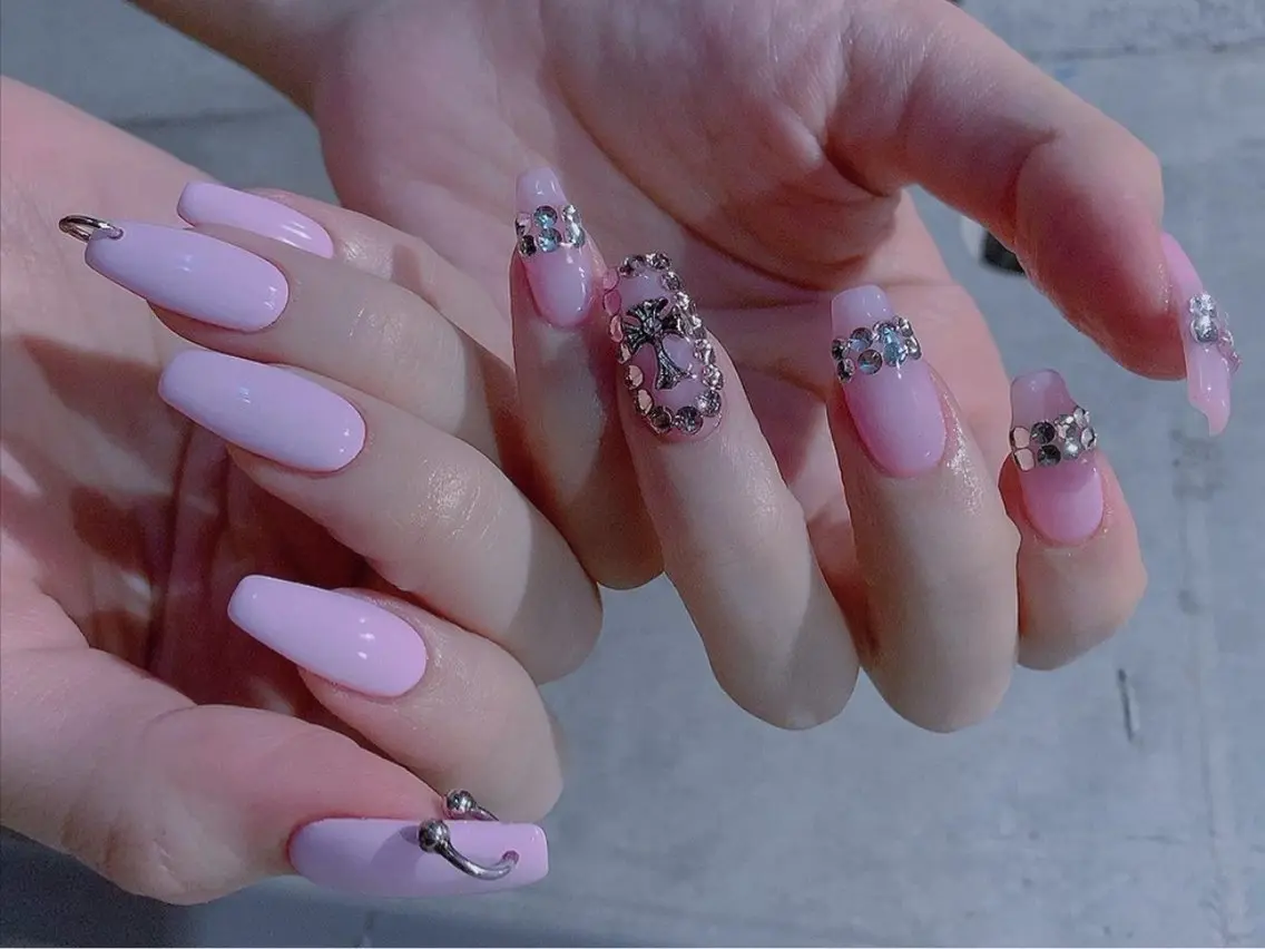 ネイル フレンチネイル ジェルネイル ガラスフレンチ ハロウィン ハート H.baby Nail Salonのネイルデザイン