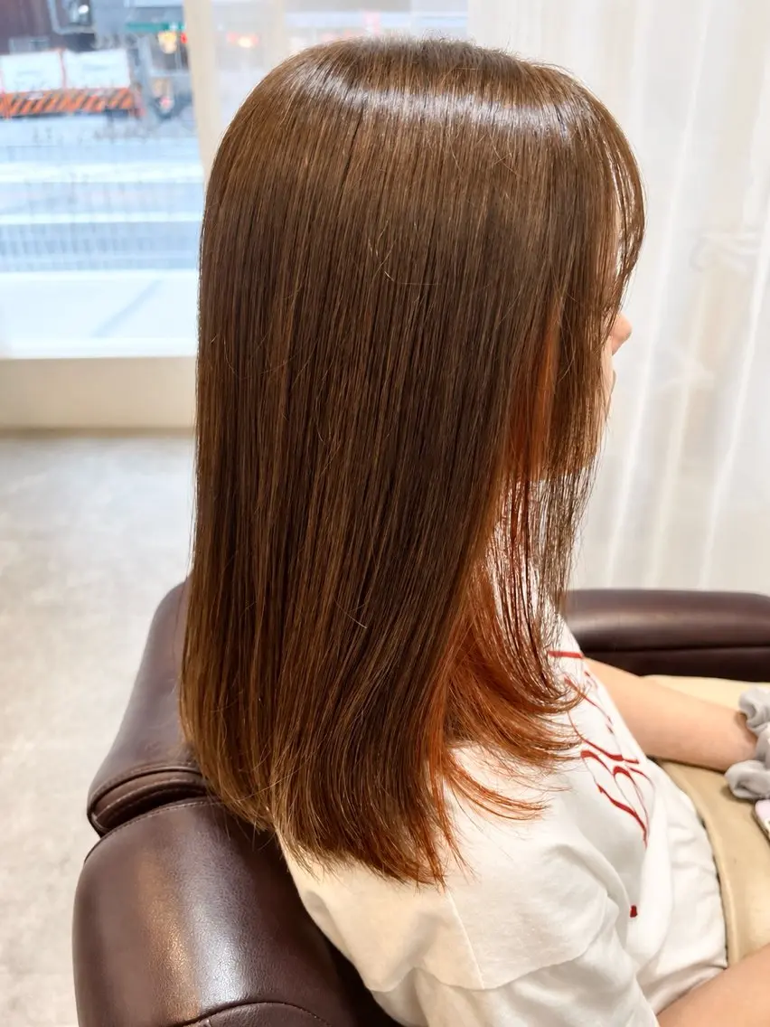 セミロング カラー ベージュカラー インナーカラー オレンジ レイヤーカット カット ヘアカラー 中原由貴 /WILLOW京橋のヘアスタイル