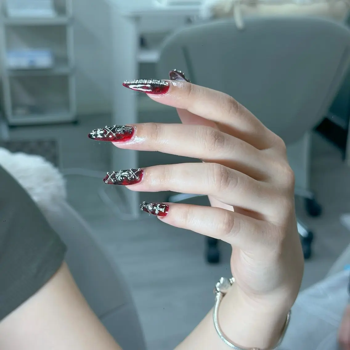 ネイル ハンドネイル Kingnail Emiのネイルデザイン