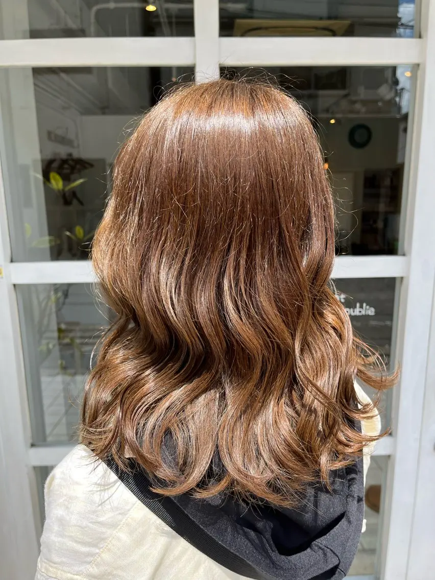 ミディアム カラー ベージュカラー ブリーチ ブリーチなしカラー ヘアカラー 大塚 陽彩のヘアスタイル