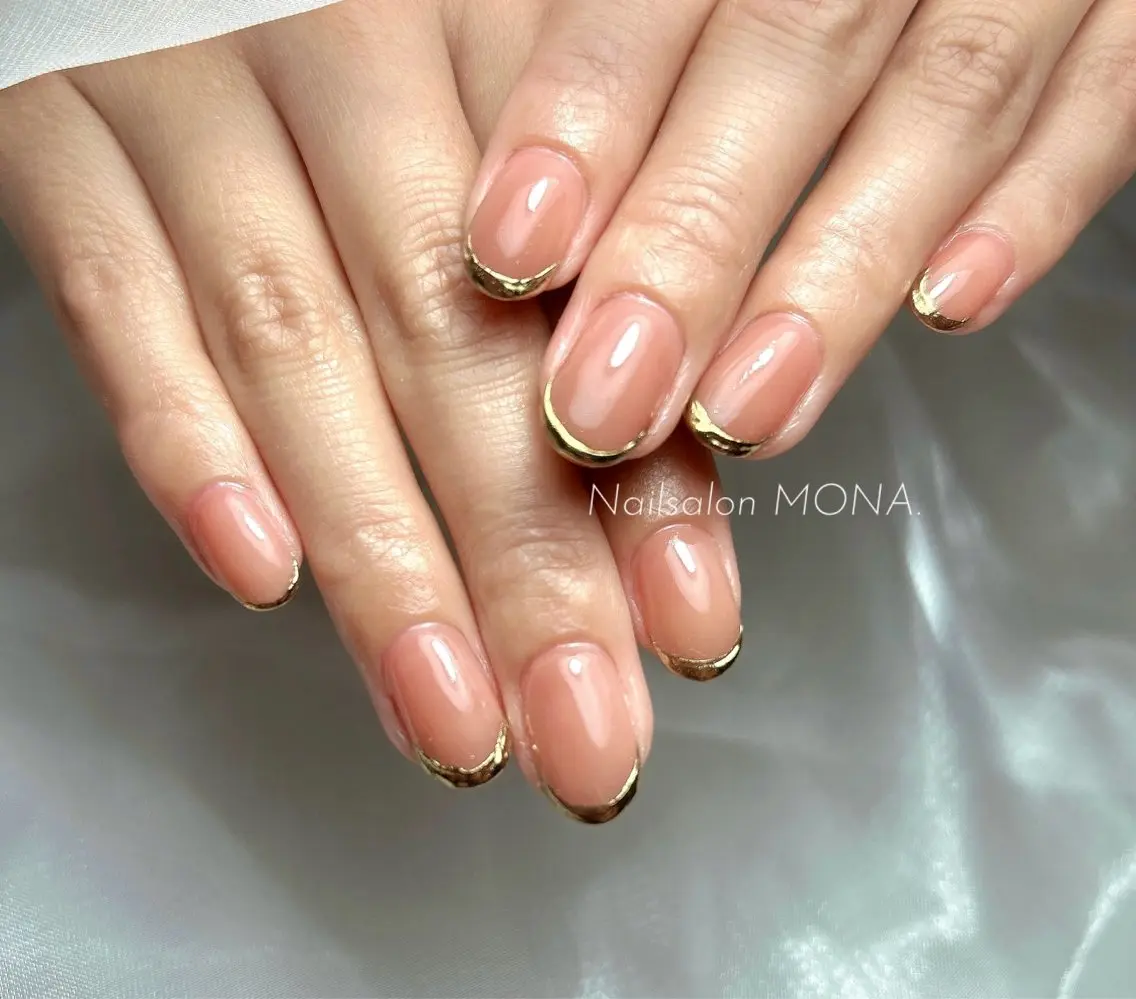 ネイル フレンチネイル ゴールド ニュアンスネイル ハンドネイル Nailsalon MONA.のネイルデザイン
