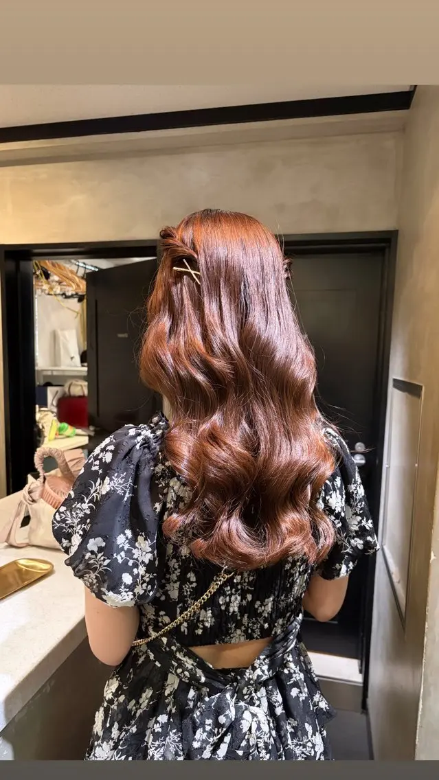 ロング カラー ヘアアレンジ カット ヘアカラー タナカ カナ🫧のヘアスタイル