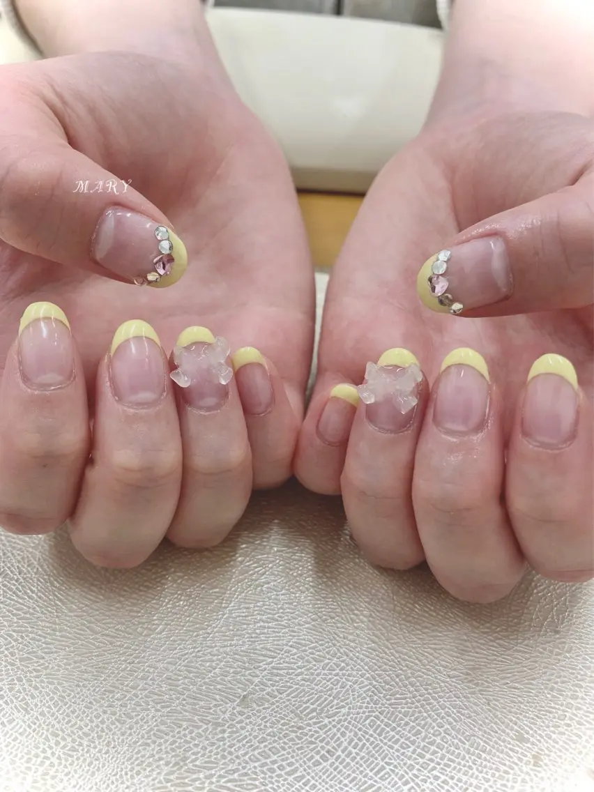 ネイル フレンチネイル ハート ニュアンスネイル リボン 春ネイル ハンドネイル Mary nail .narumiのネイルデザイン