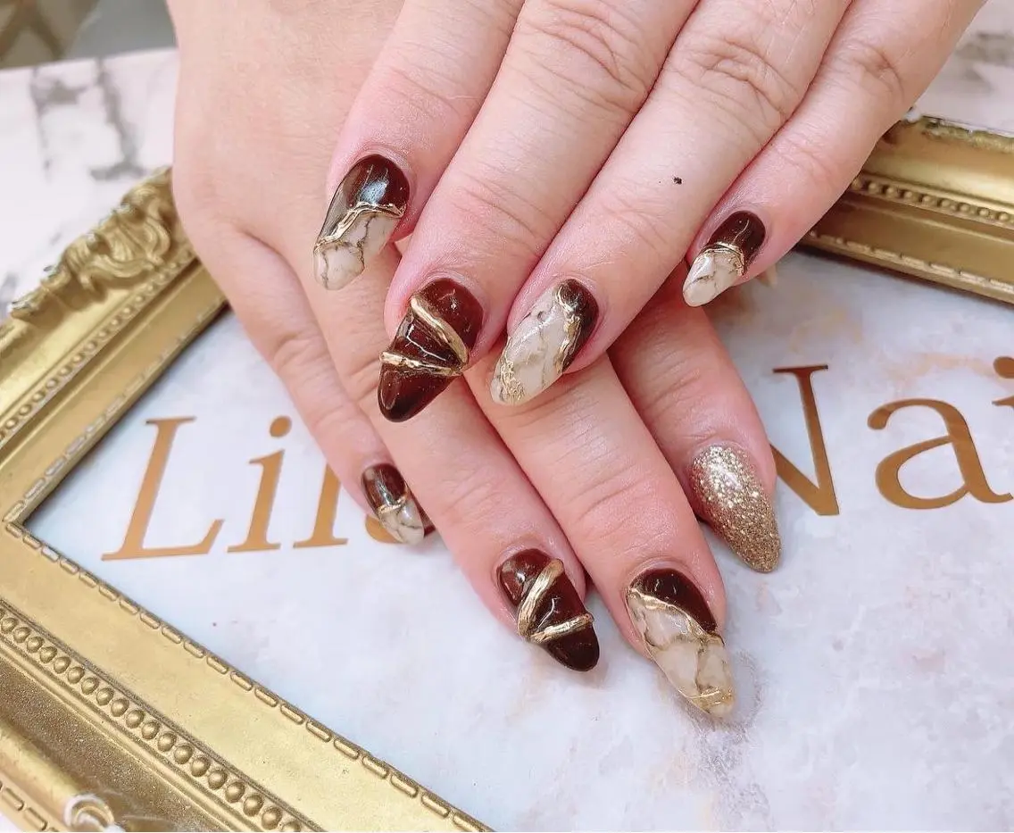 ネイル べっ甲ネイル ブラウン ジェルネイル ハードジェル キラキラネイル Lilas Nailのネイルデザイン