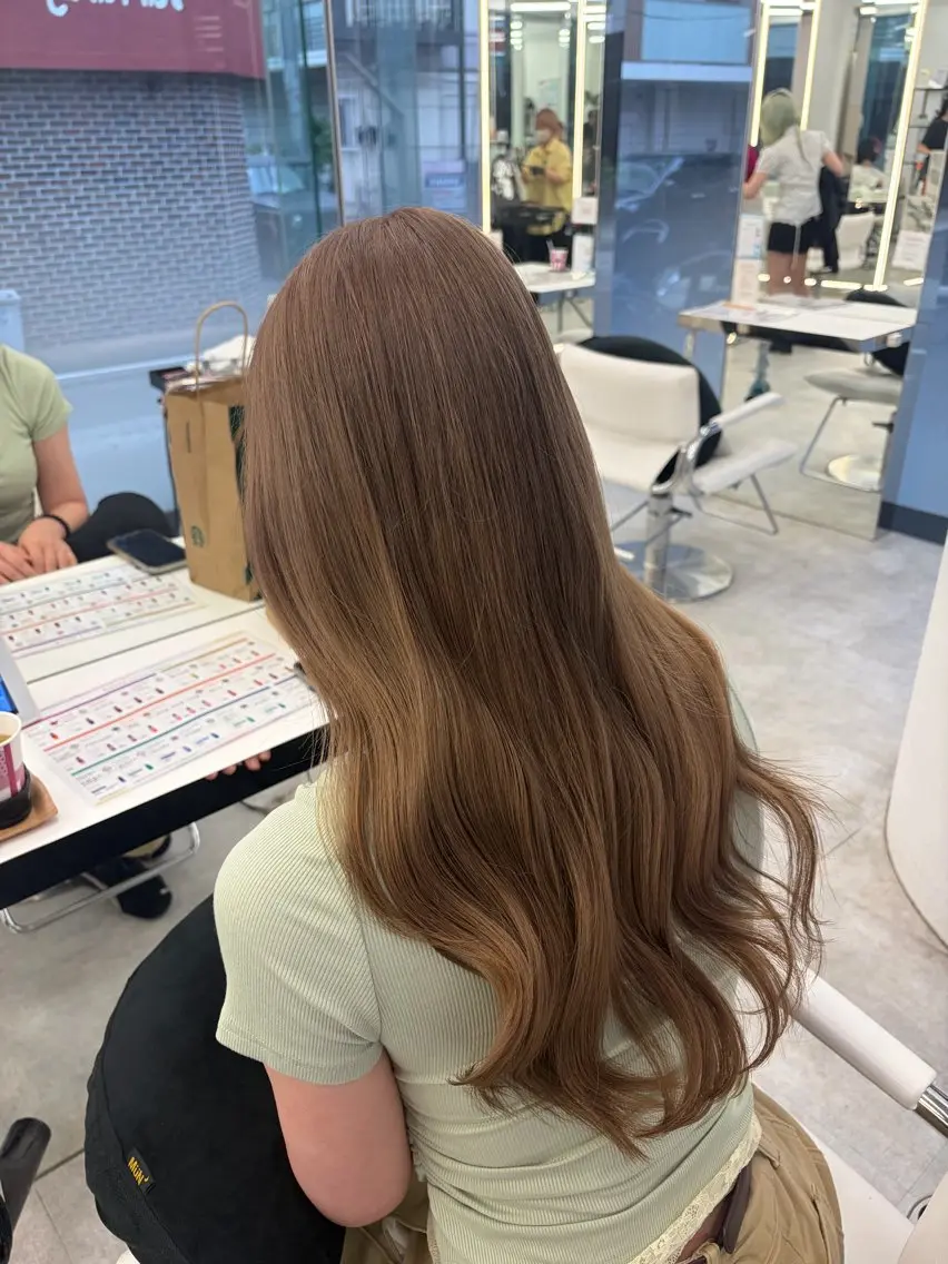 ロング ヘアカラー 斉藤 沙也加のヘアスタイル