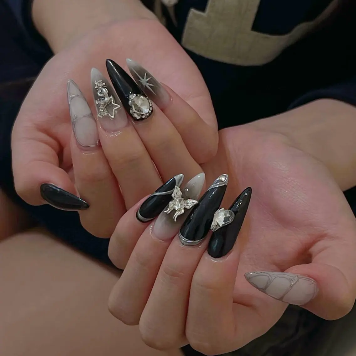 ネイル オーロラネイル クリアネイル 成人式 フラッシュネイル ジェルネイル ハンドネイル Amee Nail Salonのネイルデザイン