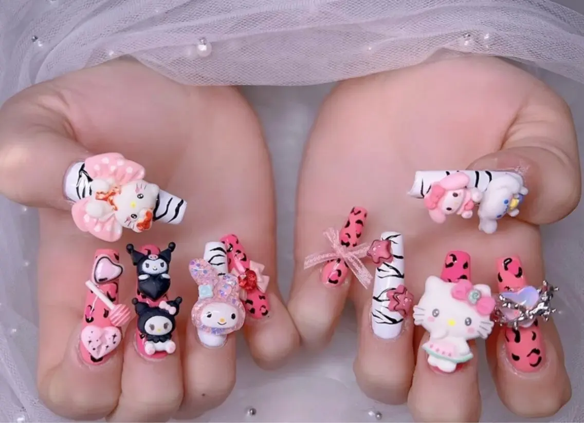 ネイル オーロラネイル フットネイル フレンチネイル ジェルネイル ガーリー ハンドネイル ╹◡╹MimoEye lash🌻Nailのマツエク・マツパデザイン