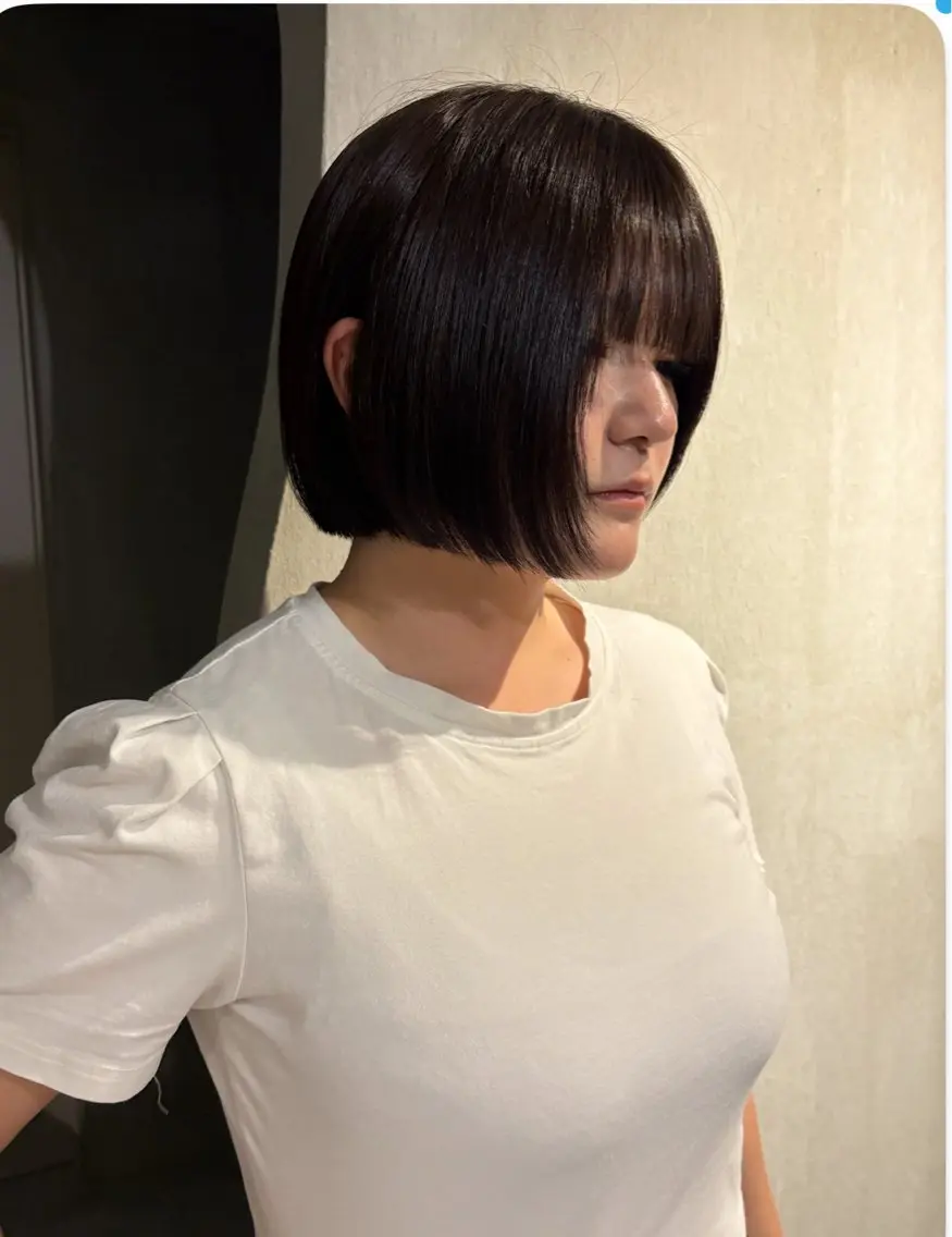 ショート 顔周りカット マツイ モモノのヘアスタイル