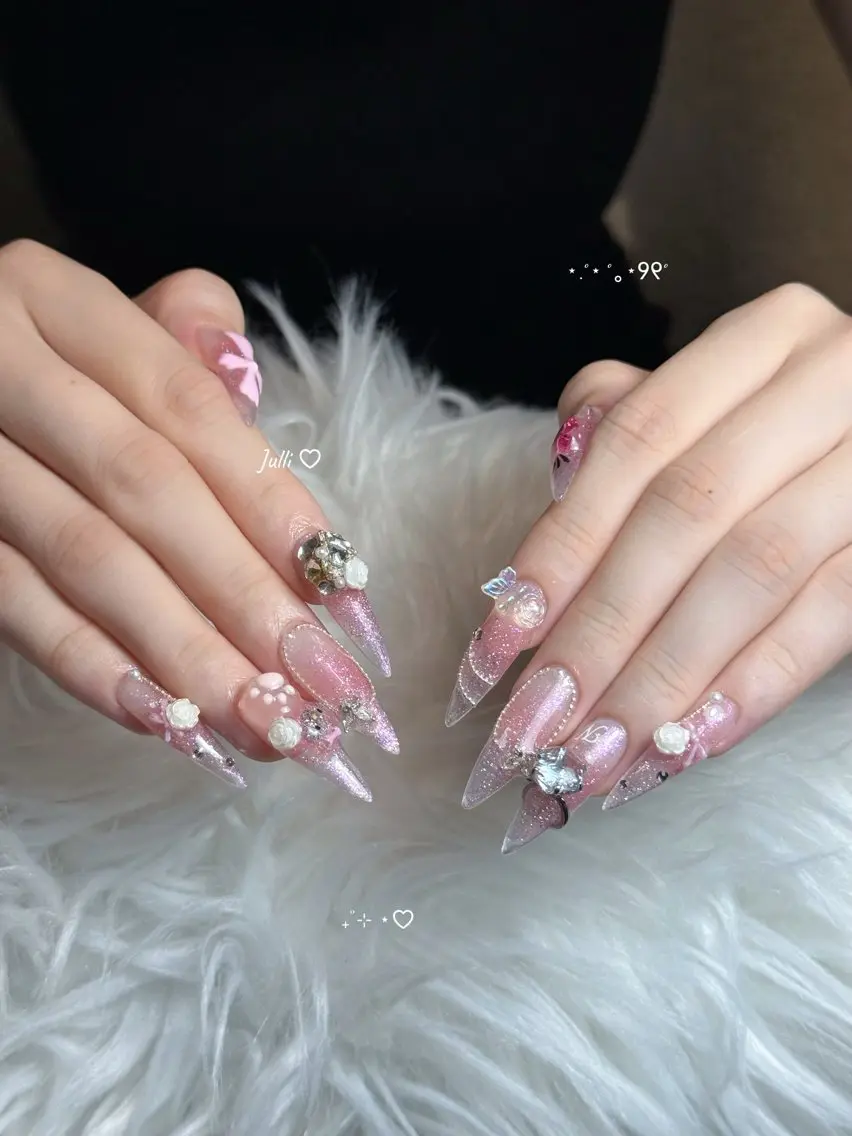 ネイル フレンチネイル ジェルネイル キラキラネイル 韓国ネイル マグネットネイル Julli NailStudioのネイルデザイン