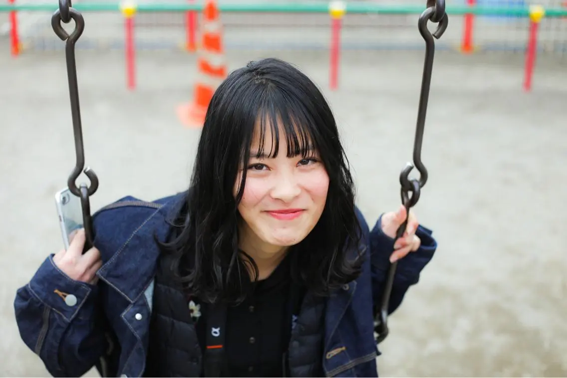 セミロング TAI透明カラー 柔らかい縮毛矯正のヘアスタイル