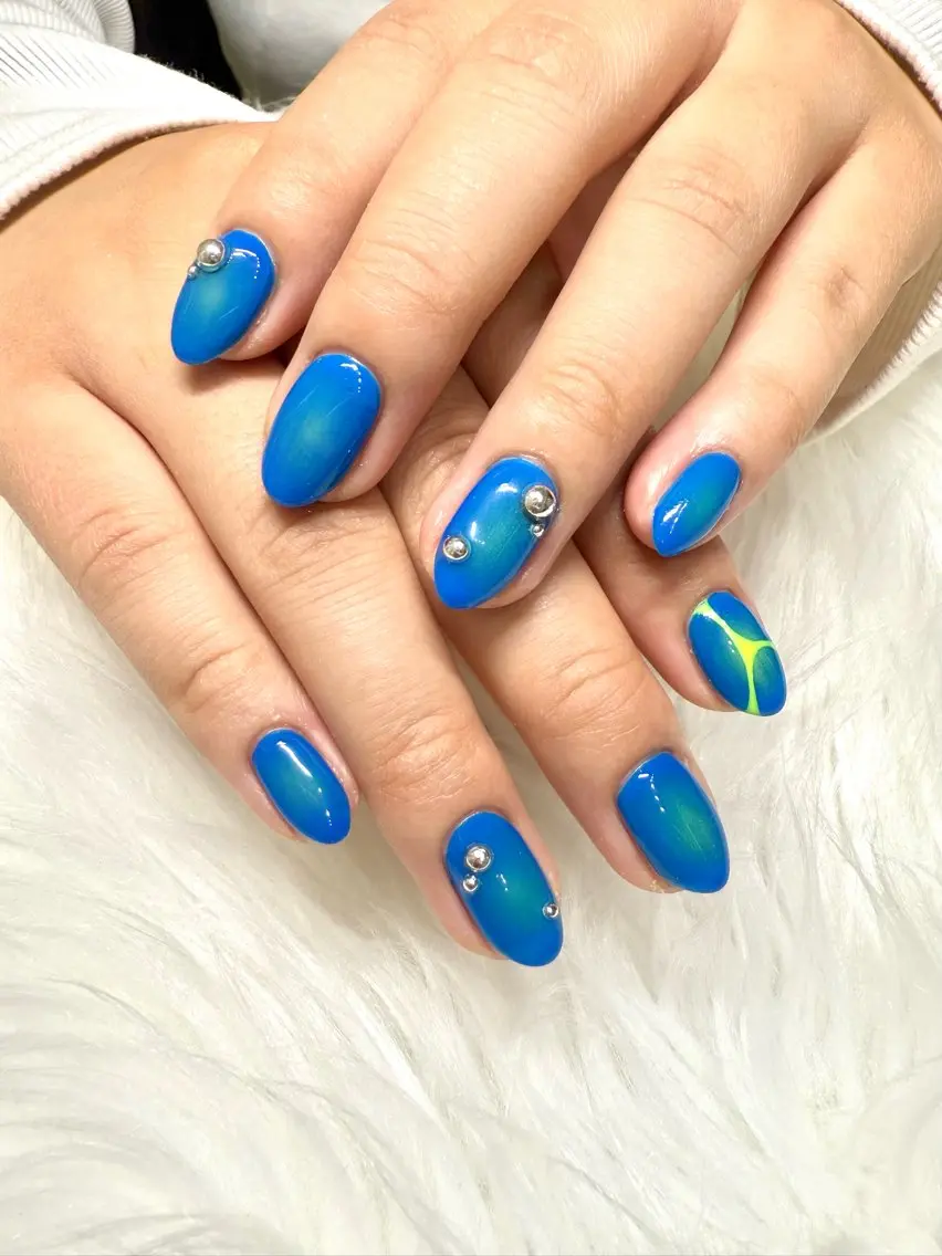 ネイル ハンドネイル 🌏AURORA | RiRi🪐のネイルデザイン