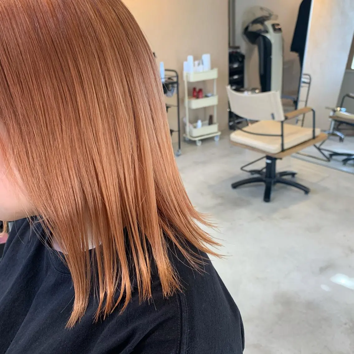 ミディアム トップディレクター アヤカのヘアスタイル