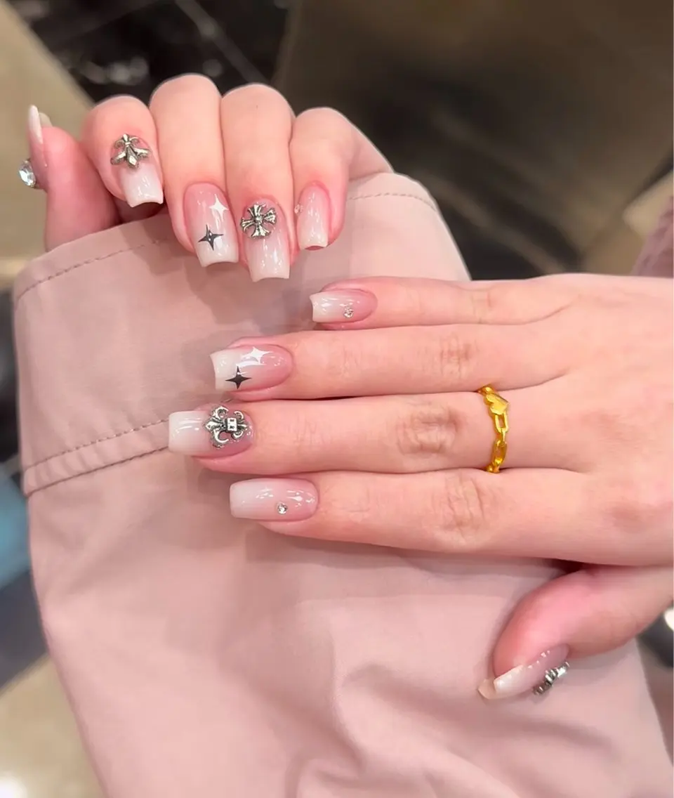 ネイル ハンドネイル H3 Nail Miniのネイルデザイン